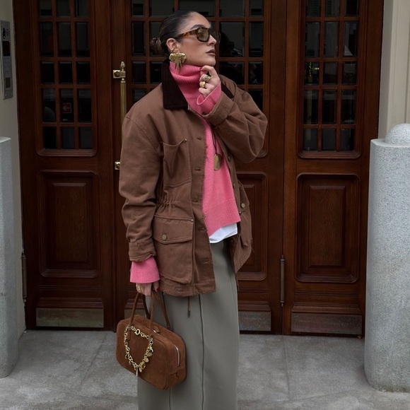 - Like this listing to be notified when I go live - Picture 4 of 17